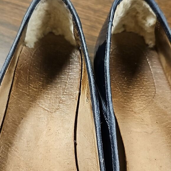 Ugg Antora flats size 10 - Picture 8 of 8